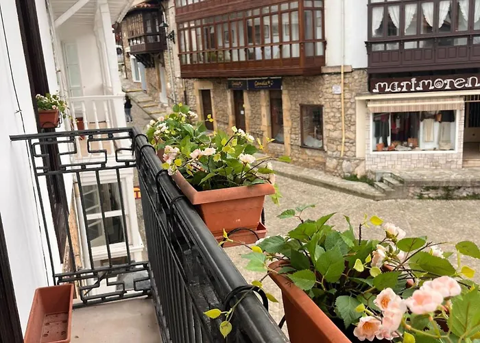 La Plaza I * Comillas